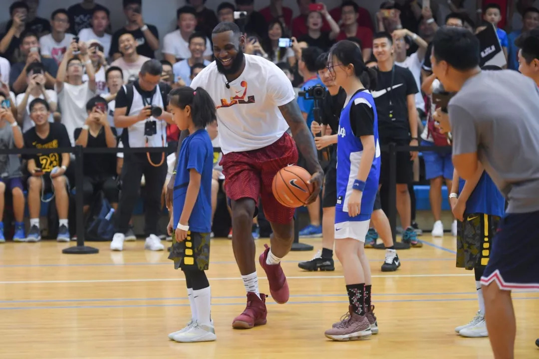 ky.com_炉石传说中立传说新卡巫妖王介绍 召唤死骑卡各各超模效果爆炸(图1)