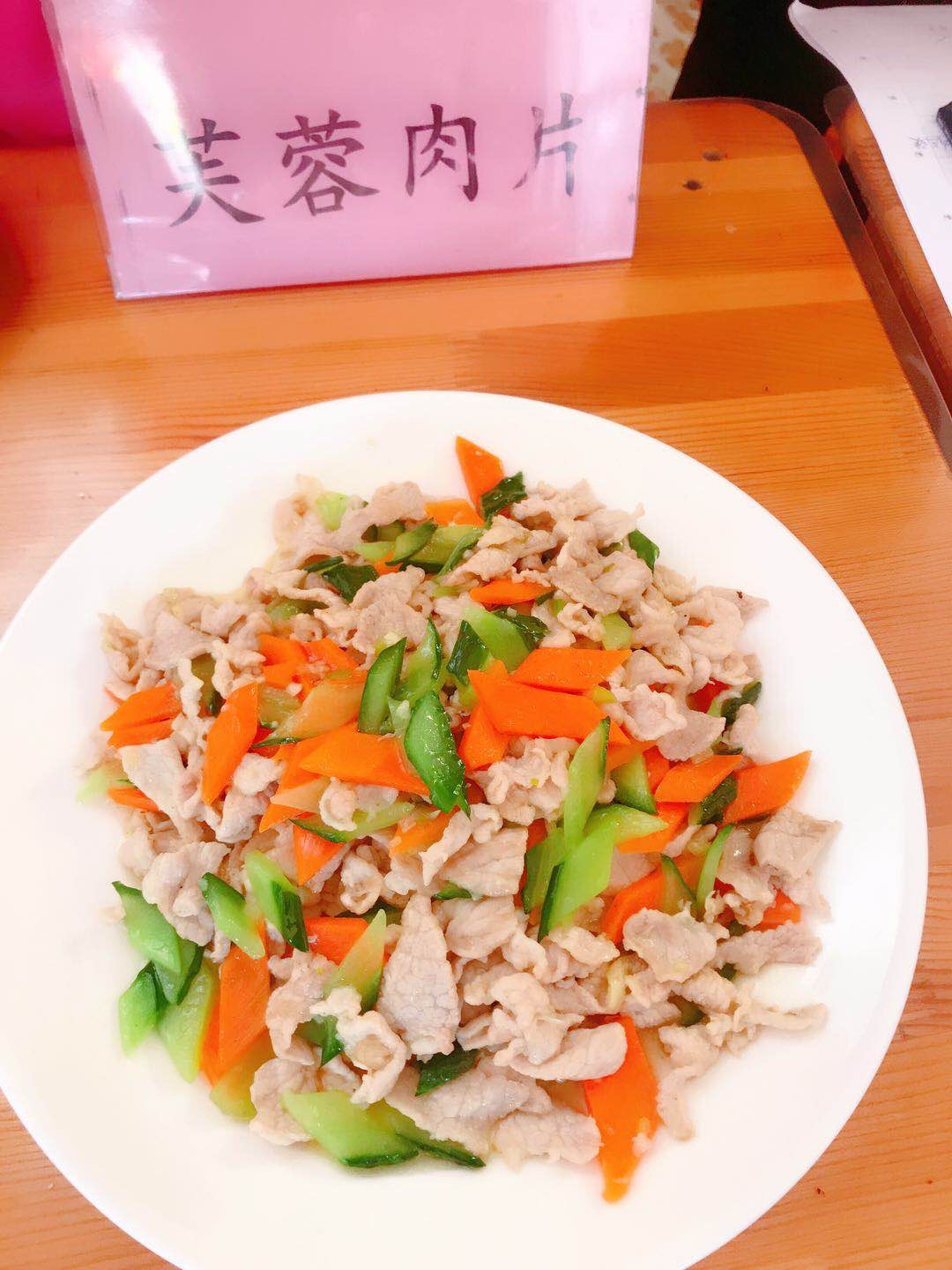 木耳菜帮助农民实现过万收入|ky.com(图1) 木耳菜帮助农民实现过万收入|ky.com(图1)