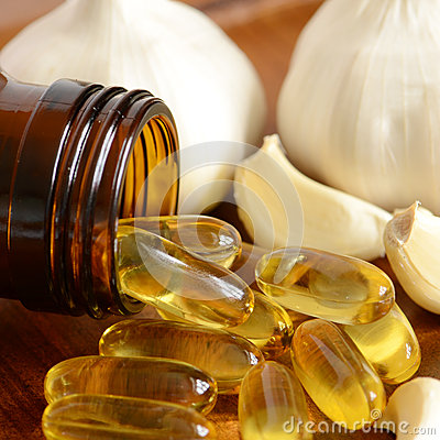 kycom-邀请函：10月16日和我们一起庆祝英雄联盟全球十周年(图1)