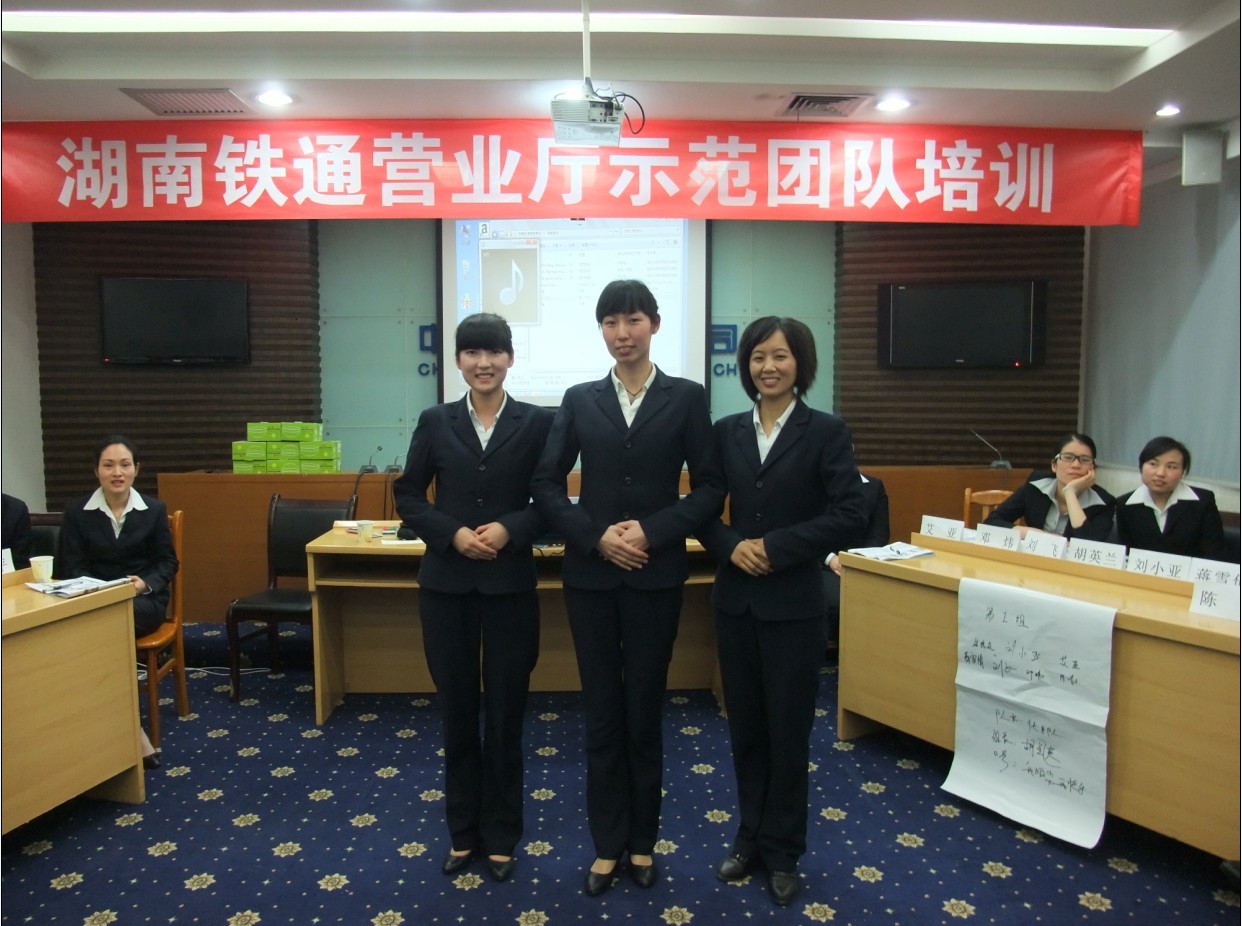 FPX首播骚话频出 Lwx惨遭全员针对:ky.com(图1) FPX首播骚话频出 Lwx惨遭全员针对:ky.com(图1)